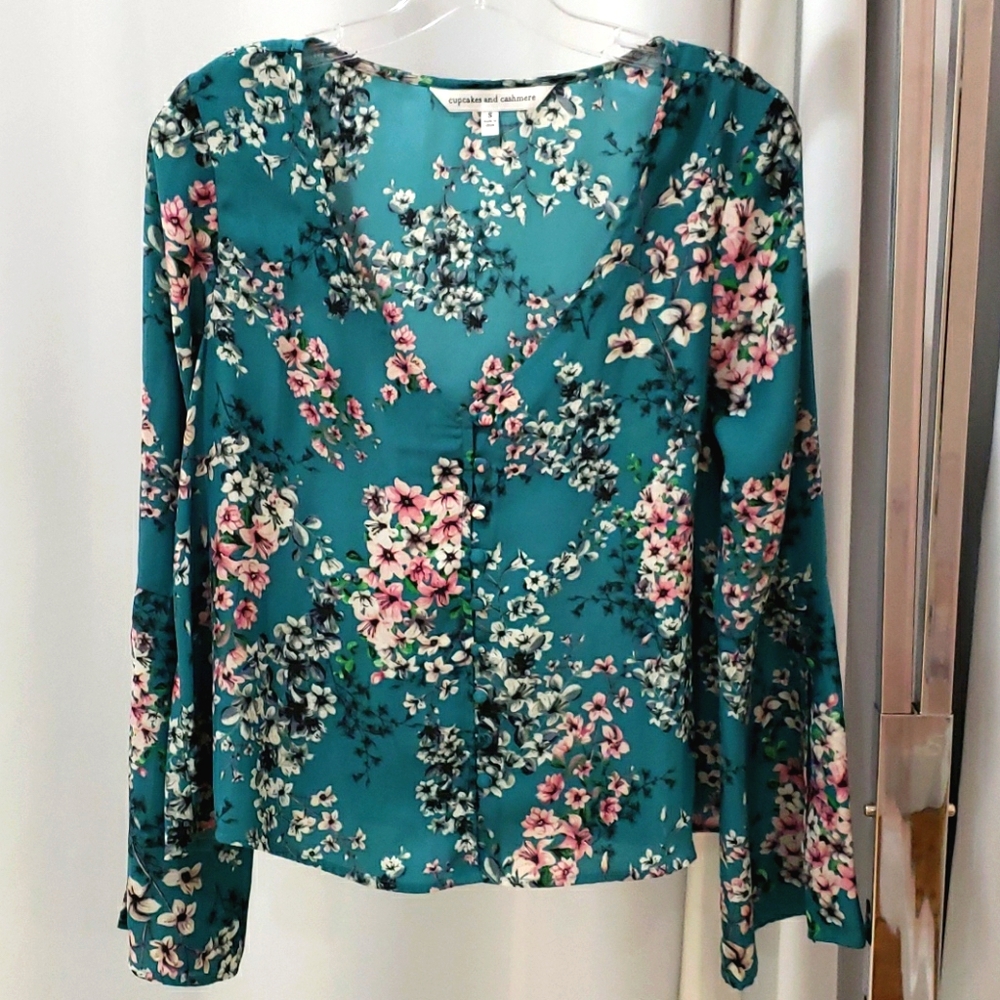 Cupcakes & Cashmere Long Sleeve Blouse
